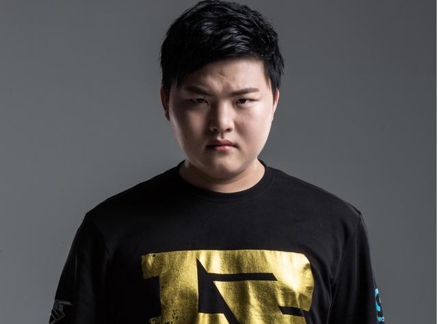 Tabe在战胜BLG后说道：“ Tarzan 是我们的队长、领袖和团队的精神。”