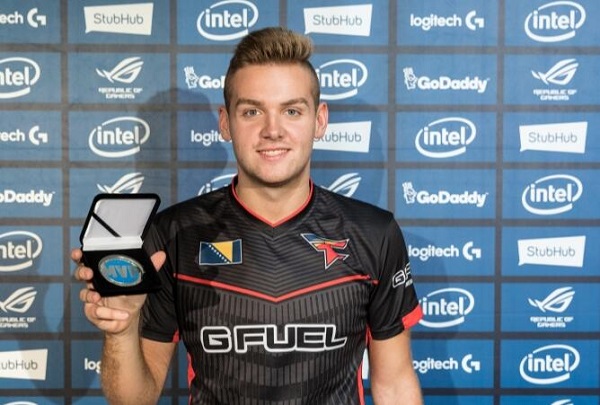 电竞消极比赛屡见不鲜，原来LOL还有这么出名的一幕